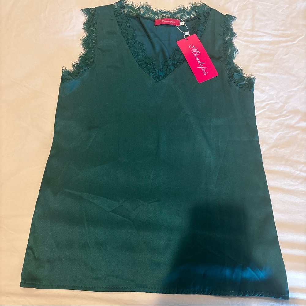 Emerald Green Lace Trim Sleeveless Cami Top, Silky, Soft, Sport,‎ Casual